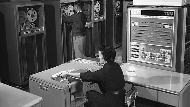 21 mai 1952 : IBM invente l’ordinateur du futur… avec des tubes à vide